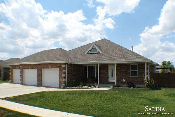 1st image of 2116 Falconview Dr