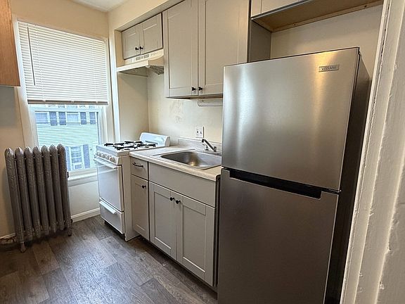 4th image of 8-12 Exchange Ct