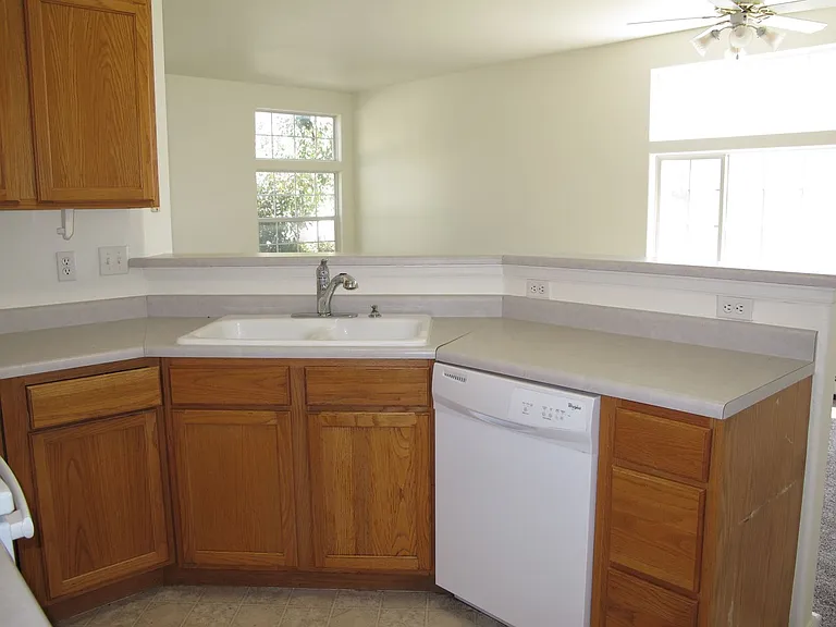 2479 Wellington Ct — Photo 5