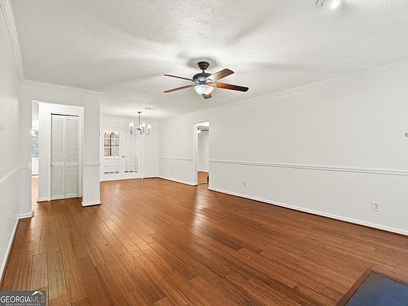 3rd image of 46 Saint Claire Ln NE