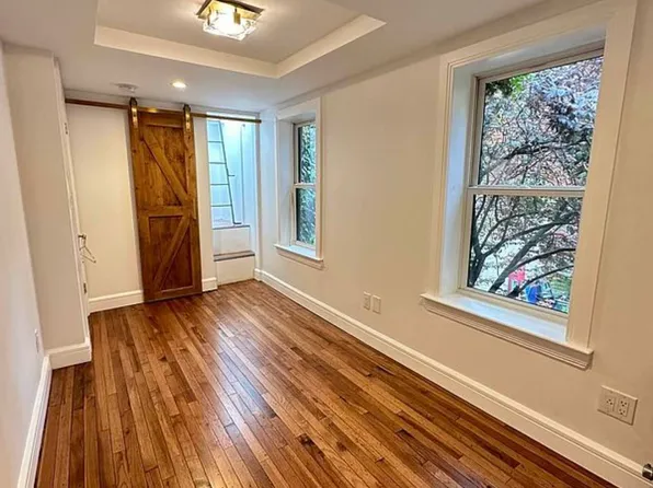 396 Bond Street image 10 of 14