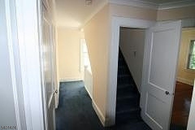 1st image of 220 S Ridgewood Rd