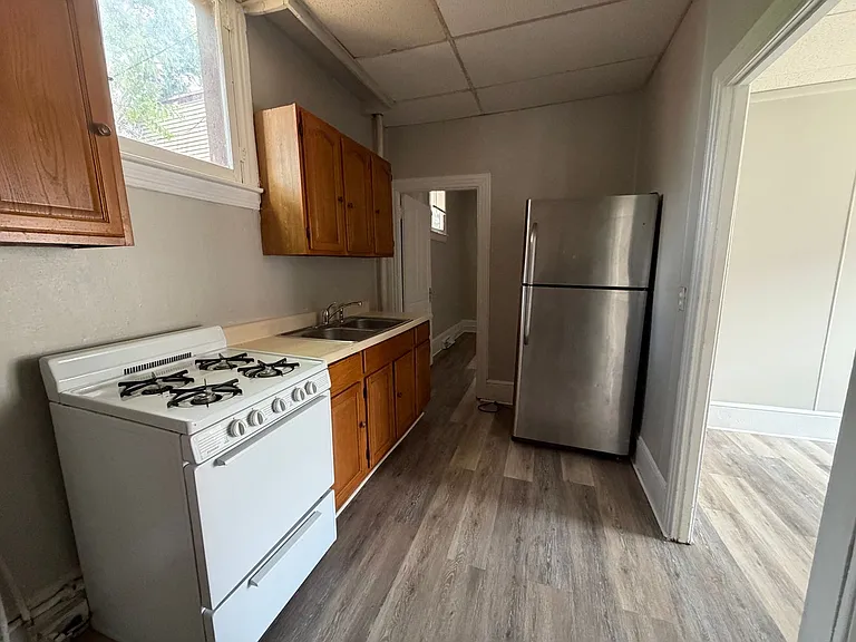 1023 Greenwich St — Photo 7