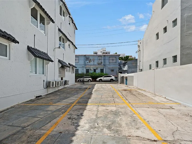 107 Taft #5 — Photo 16