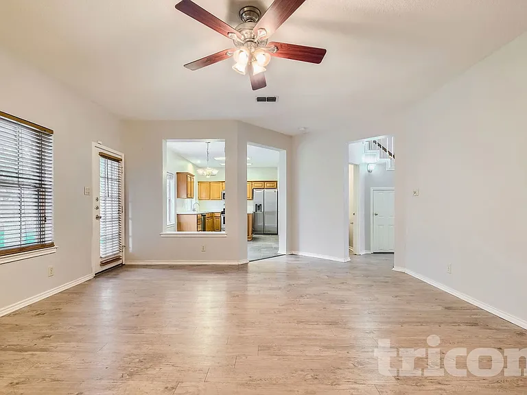 1215 Farnsworth Dr — Photo 20