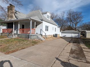 319 S Spring St, Nevada, MO 64772