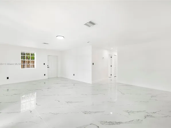 10520 SW 160th St, Miami, FL 33157