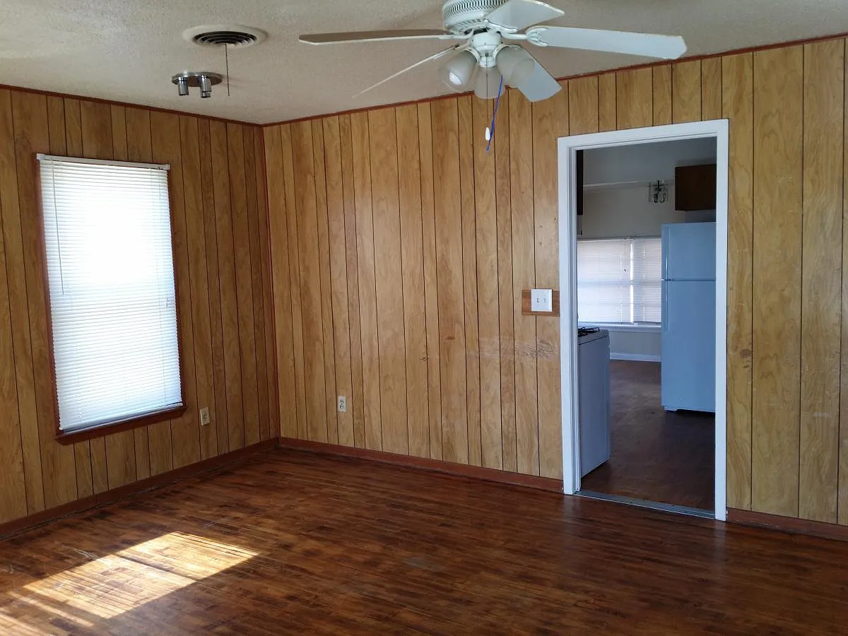 4 bed, 1212 sqft, $895 — Photo 4