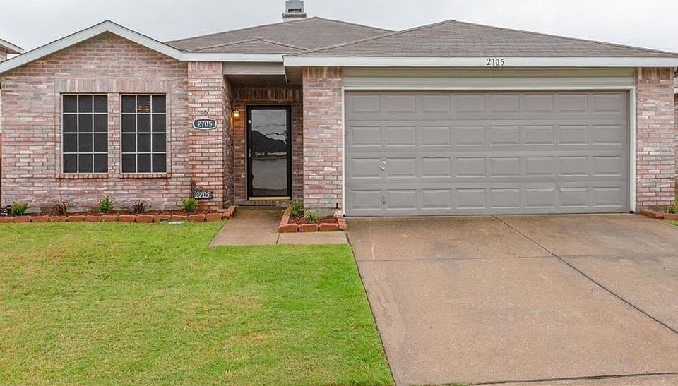 1st image of 2705 Cresthaven Dr