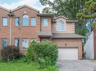 2167 Jones Rd, Fort Lee, NJ 07024