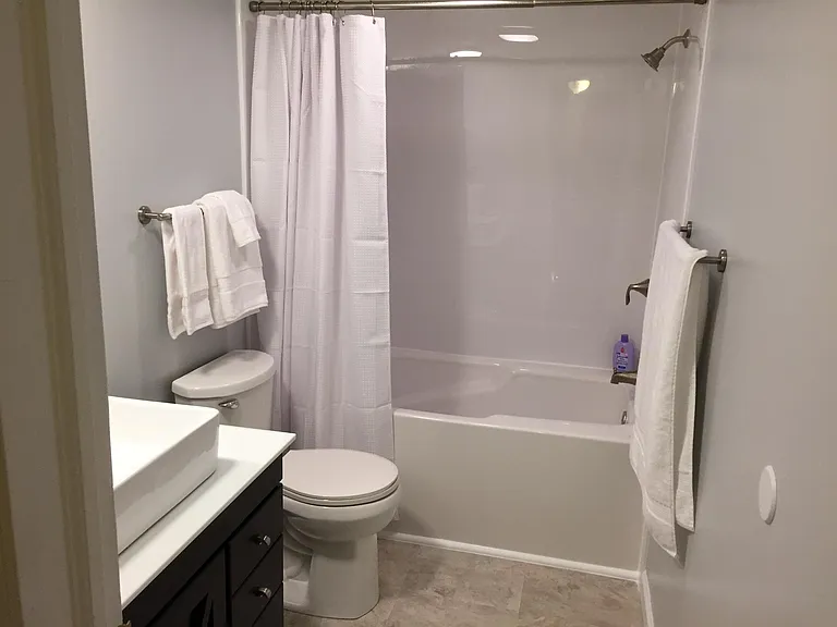 952 Chatham Ln #D — Photo 5