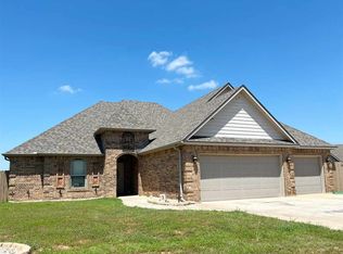 1521 NE Scenic Rdg, Elgin, OK 73538