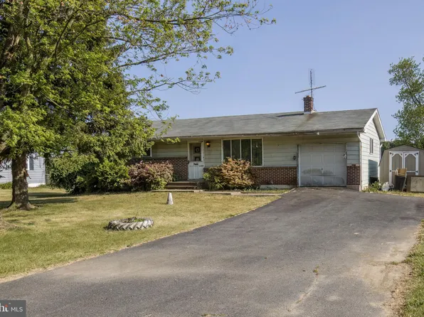 554 Butter Ln, Leesport, PA 19533