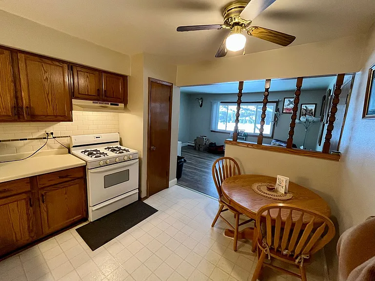 N114W15518 Sylvan Cir — Photo 2