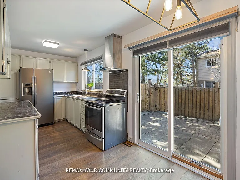1020 Central Park Dr #39 — Photo 4