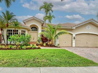 19474 Saturnia Lakes Dr, Boca Raton, FL 33498