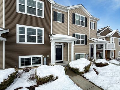 2385 Upland Rd, Hampshire, IL, 60140