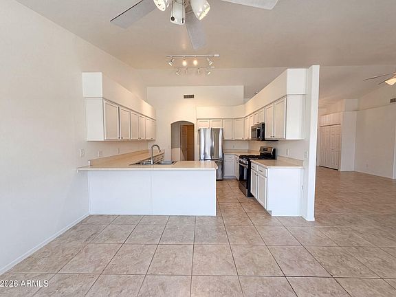 2nd image of 1617 E KRYSTAL Street