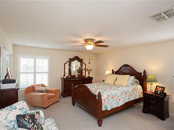 5th image of 4111 Barret Ave