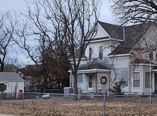 1000 Cottonwood St, Ellis, KS 67637