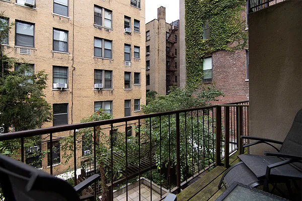 Rented by Douglas Elliman | media 10