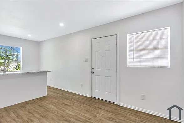 901 Bessie St #205 — Photo 8