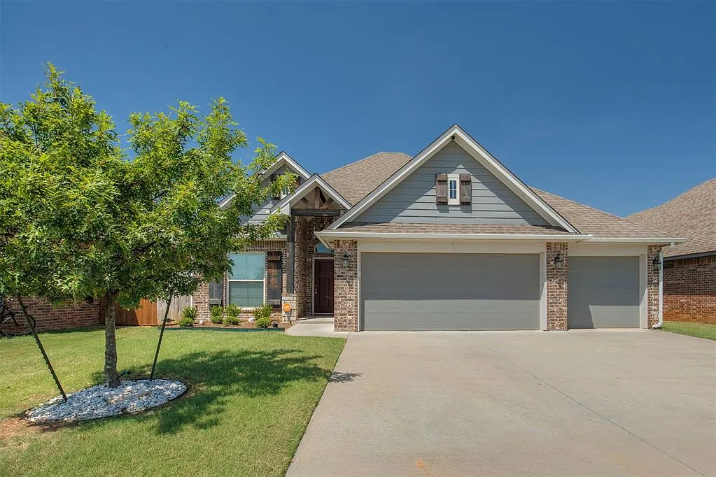 4 bed, 1823 sqft, $2,100 — Photo 1