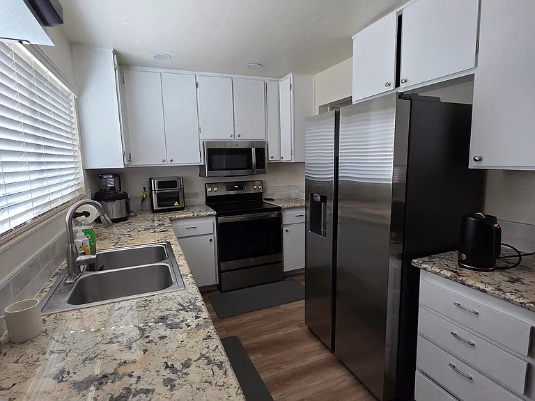 3928 Talmage Ct — Photo 8