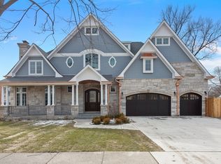 290 Thackeray Ln, Northfield, IL