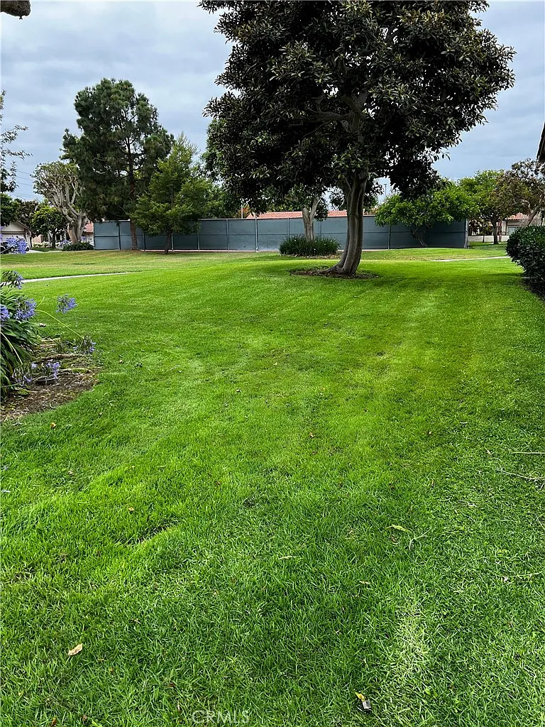 3 bed, 2.5 bath, 1678 sqft, $4,300 — Photo 2