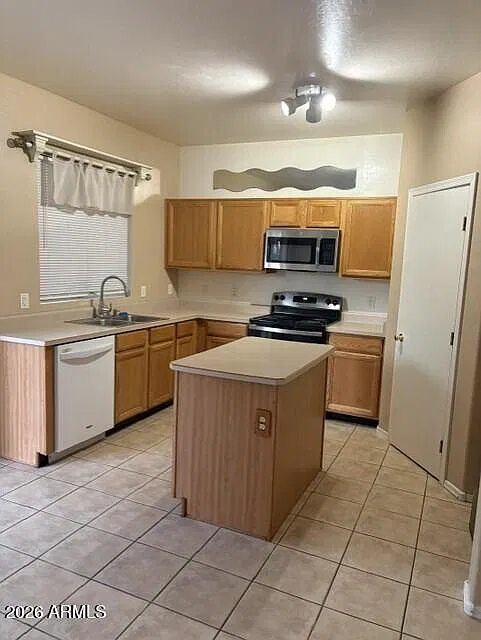 3 bed, 2.5 bath, 1517 sqft, $1,895 — Photo 3