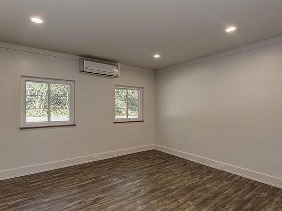 4th image of 2817 Woodson Dr