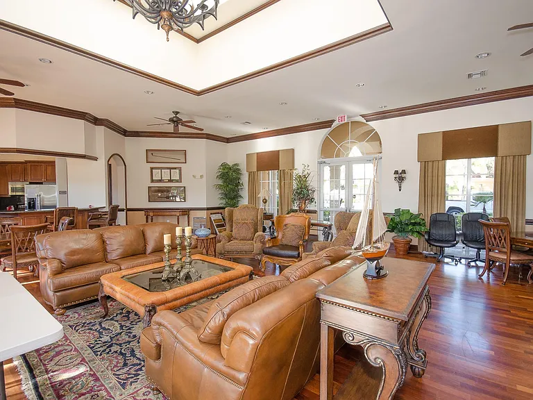 11860 Valencia Gardens Ave — Photo 34