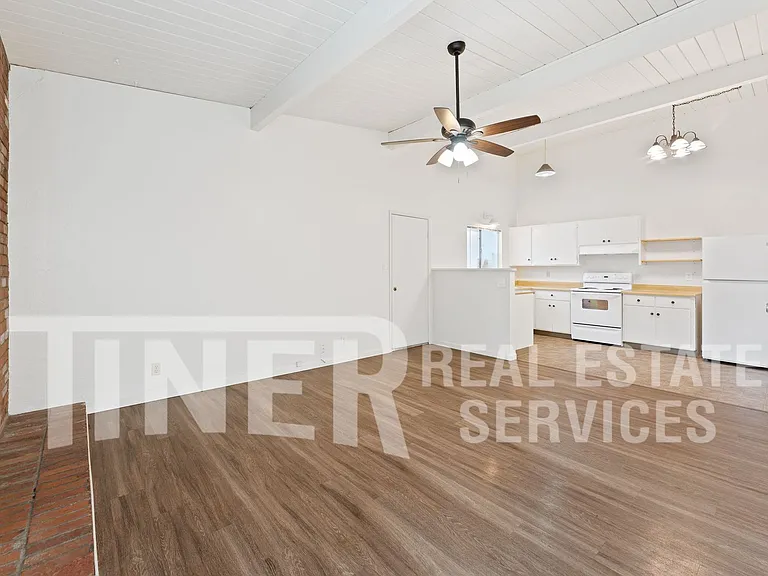 1630 Cindy Cir — Photo 6
