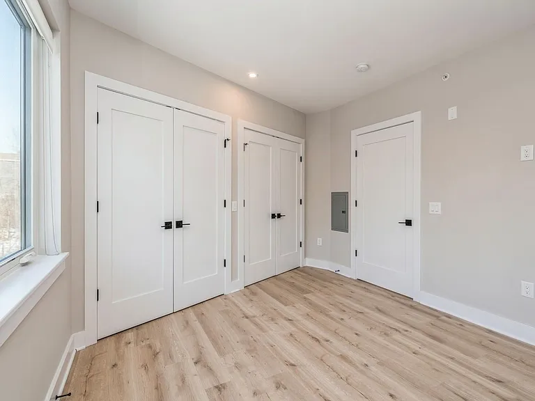 201-205 Randolph Ave #105 — Photo 18