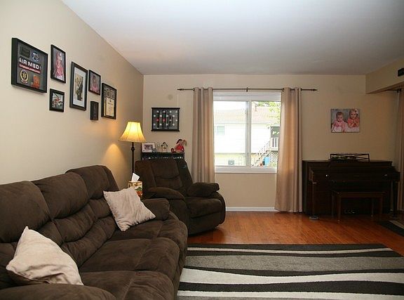 3rd image of 445 Norman Ln