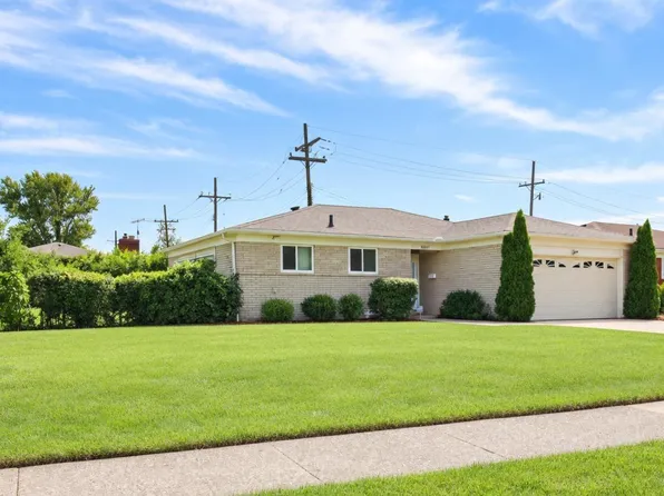33221 Clifton Dr, Sterling Heights, MI 48310