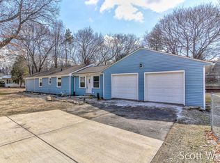 808 Lamberton St NE, Grand Rapids, MI 49505