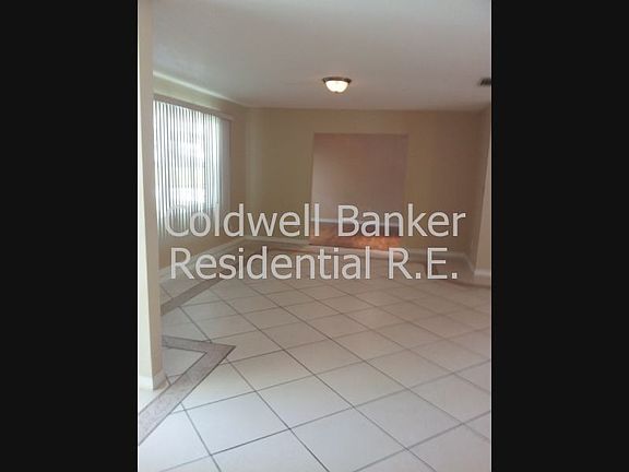 3rd image of 511 Forest Glen Ave