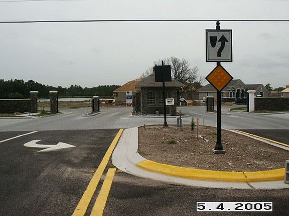 Entrance gate
