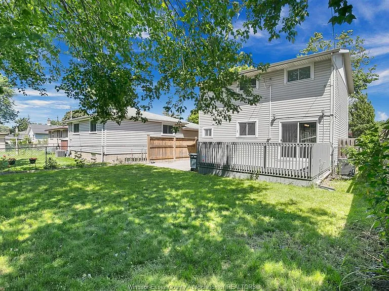 3964 Whitney Ave — Photo 36