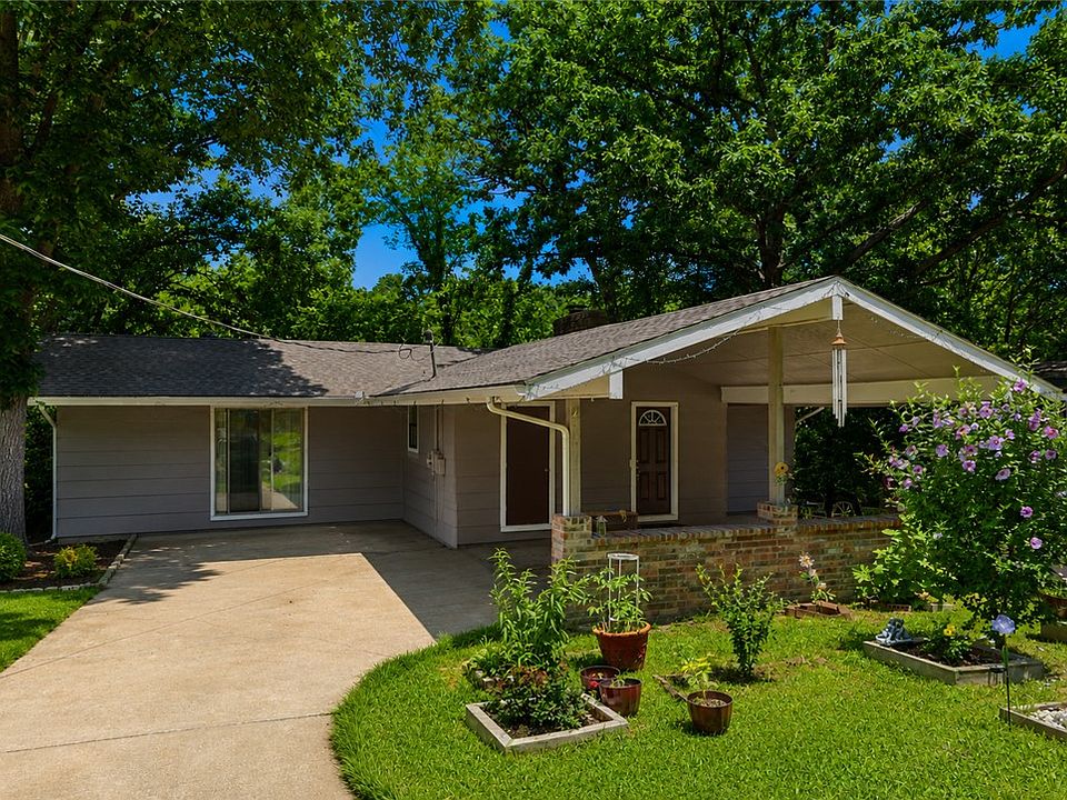 1st image of 4 Cummings Ln