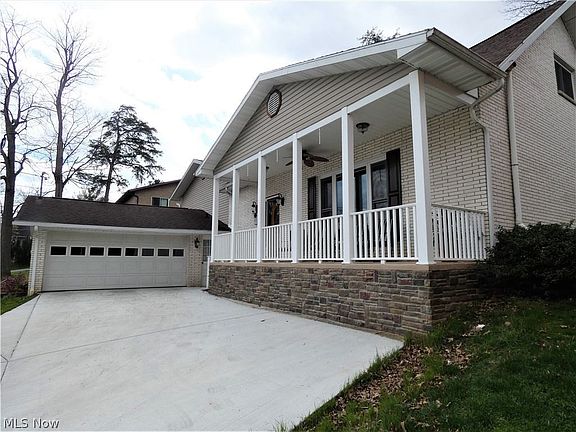 3rd image of 1429 Lakewood Cir