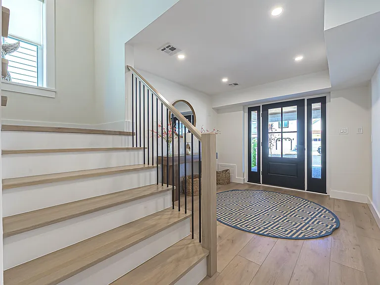 26 S Rosborough Ave — Photo 2