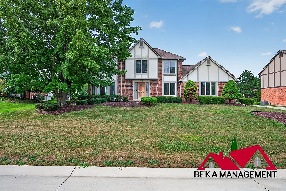 4 bed, 2.5 bath, 2500 sqft, $2,800 — Photo 1