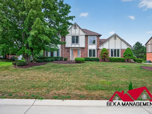 752 Englewood Dr, Rochester Hills, MI 48309