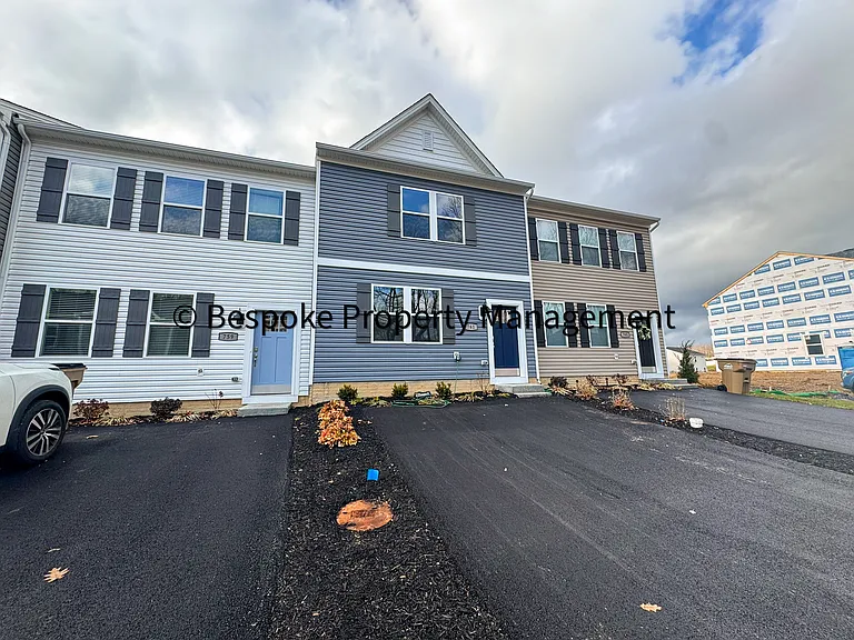 761 Mulligan Ct — Photo 2
