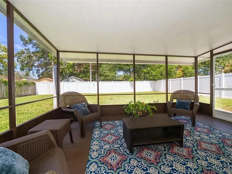2132 Isabelle St — Photo 10