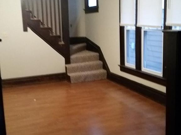 4th image of 2509 Indianola Ave