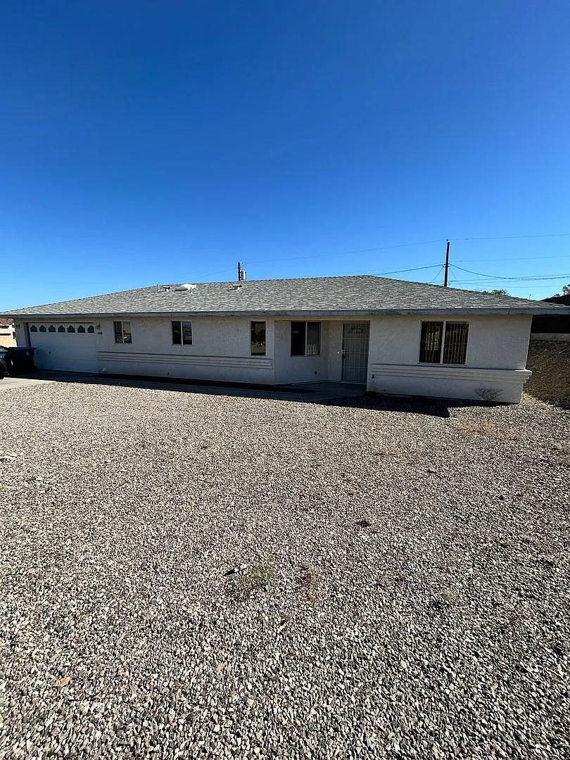 Unfurnished Home! — Photo 2